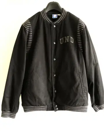 UNDEFEATED 베이스볼 자켓 블랙 [ M 사이즈 ]