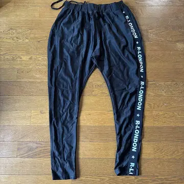 R.LONDON 블랙 조거 팬츠