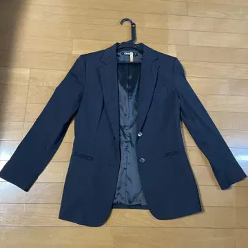 DKNY 블랙 스트레치 자켓