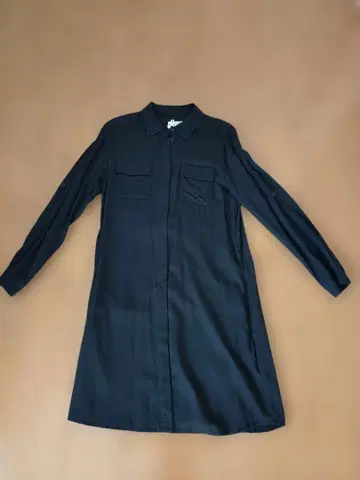 LACOSTE 블랙 포켓 부착 롱 셔츠 타입 원피스
