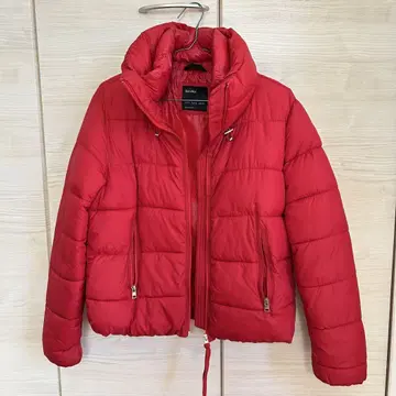 Bershka 레드 다운 자켓 M 사이즈