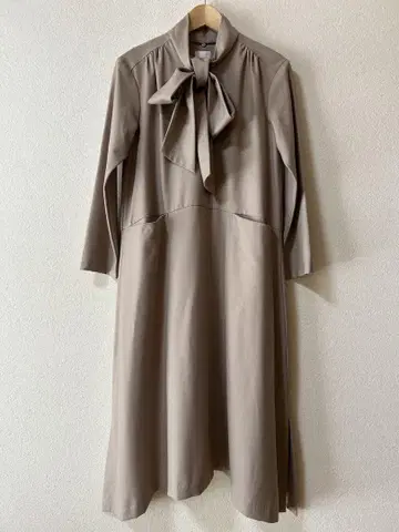 SONO A라인 원피스 탈부착 보타이 베이지 1size