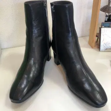 새상품급 YOSHITO 요시토 블랙 가죽 부츠 지퍼 포함 중간 굽