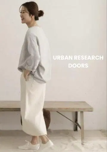 URBAN RESEARCH DOORS 린넨 백 턱 풀오버