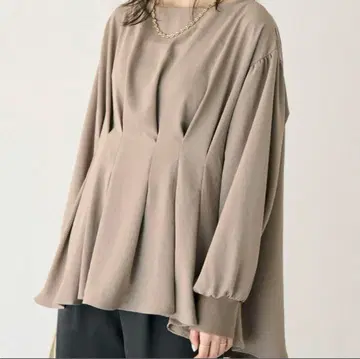새상품 라비앙제 4L 허리 턱 블라우스 상의 인기 완판템