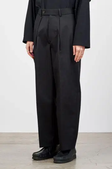 마카웨어 오가닉 코튼 CLASSIC FIT TROUSERS IV