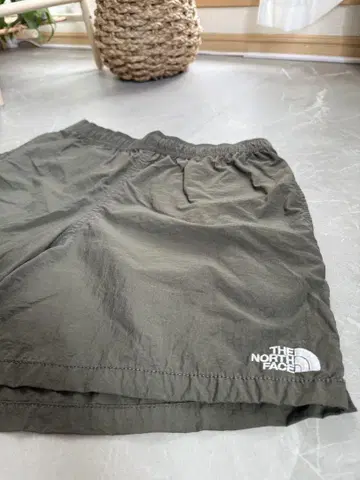 NORTHFACE 숏팬츠 (올리브)