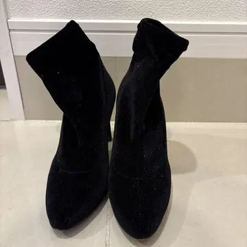 쥬세페 자노티 블랙 반짝이 원단 부티 하이힐