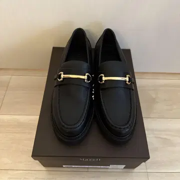 Mazelli 블랙 가죽 로퍼