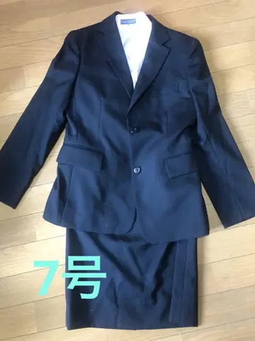 블랙 취업 정장 자켓과 스커트, Y셔츠 세트