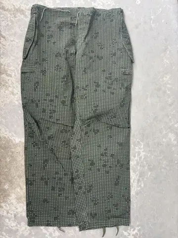 Deadstock US Army Desert Night CamoPants
