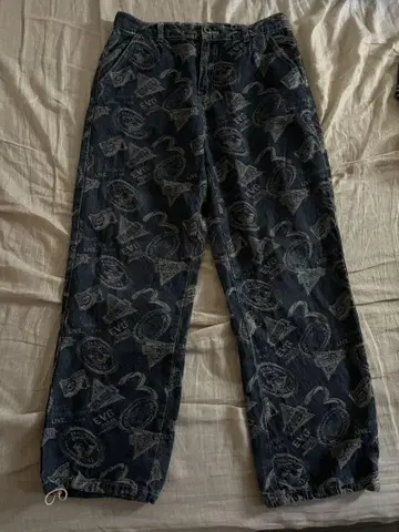 EVISU? 올 패턴 청바지