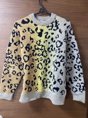 ZARA 레오파드 무늬 니트 스웨터