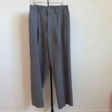 어태치먼트 슬랙스