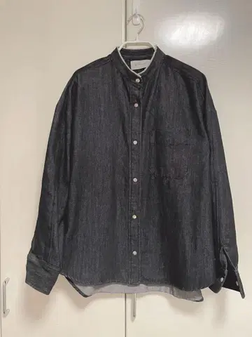 헤렌시아 데님 블라우스 Back-Frill Denim Blouse