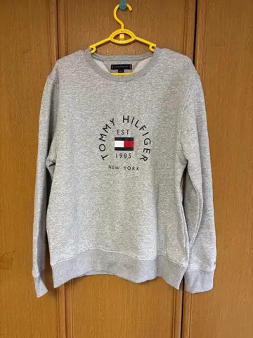 TOMMY HILFIGER 그레이 맨투맨
