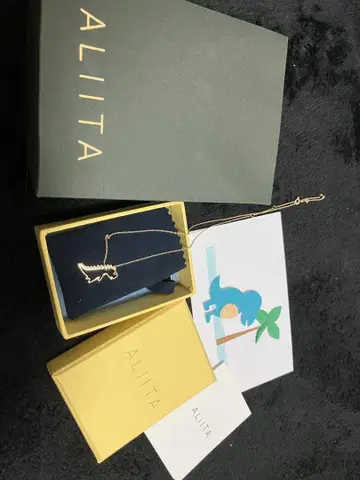 ALIITA DINO 에메랄드 공룡 목걸이