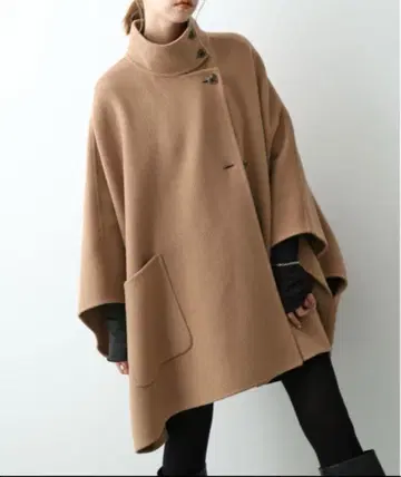 택 포함 새상품 슬로브 이에나 스탠드 카라 더블 페이스 판초 코트