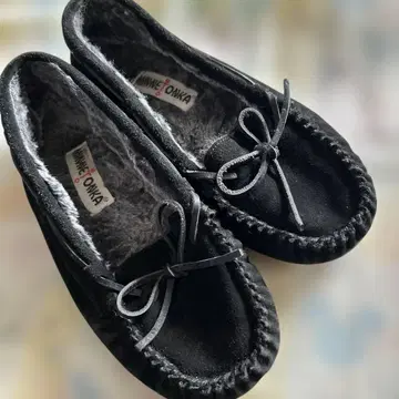 MINNETONKA 블랙 모카신