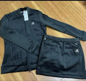 새상품 미사용 adidas 블랙 자켓 스커트 세트