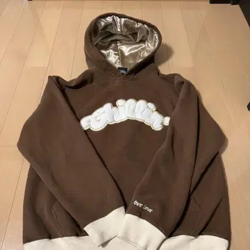 Chillin' 브라운 후드티