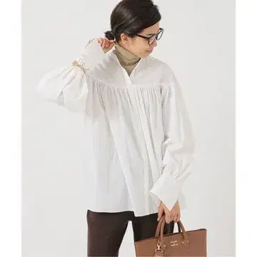이에나 백 개더 블라우스