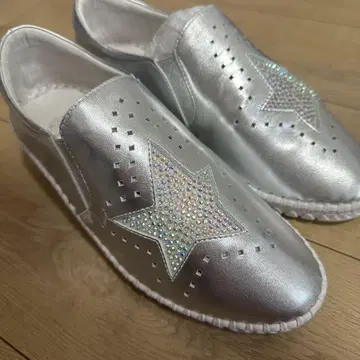 Carissimo alte 실버 슬립온 스니커즈 별 모양 장식 24cm