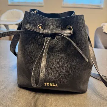FURLA 블랙 복조리 숄더백