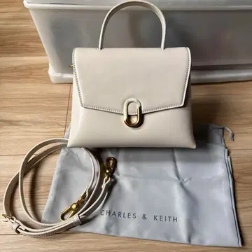 세일 중 찰스앤키스 스톤 장식 핸들 백