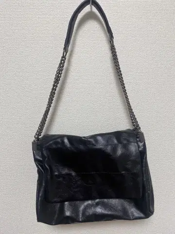 [ 새상품급 ] ZARA / 락 플랩 숄더백