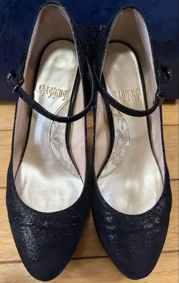 히미코 스트랩 펌프스 22.5cm