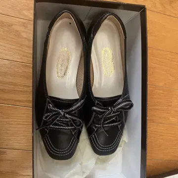 블랙 리본 포함 플랫슈즈 22.5cm