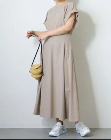 Whim 반팔 플레어 롱 원피스 사이즈 38 베이지