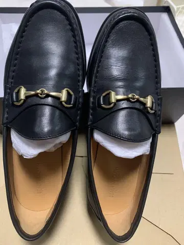 블랙 가죽 로퍼 골드 버클