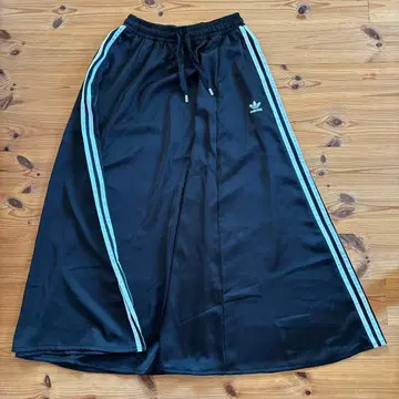 adidas 스트라이프 롱 스커트 블랙