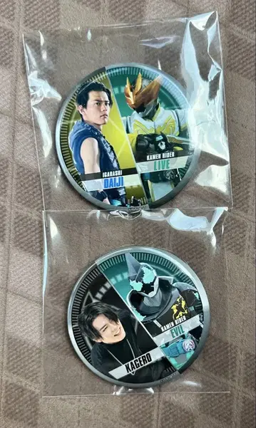 가면라이더 리바이스 배틀 패밀리아 캔뱃지