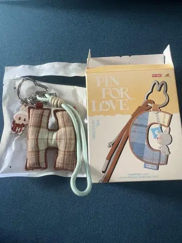 POPmart Labubu H형 체크 무늬 키링