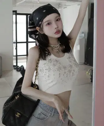 미사용 새상품 Darich 주얼리 리브 슬리브리스 상의