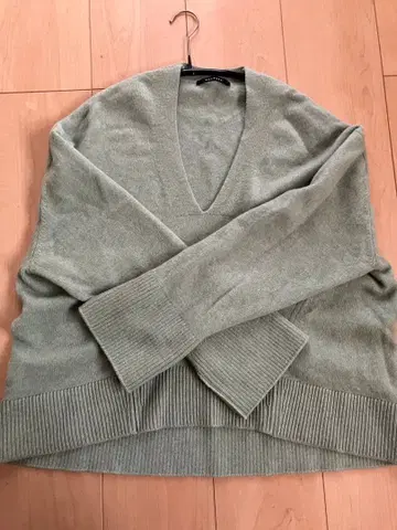 MACPHEE 맥피 투모로우랜드 라이트 그린 울 100 스웨터