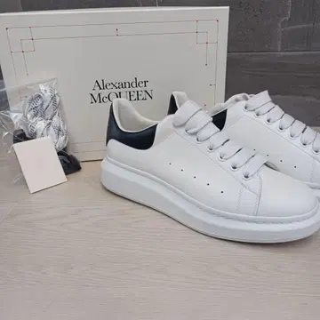 Alexander McQueen 스니커즈 화이트/블랙
