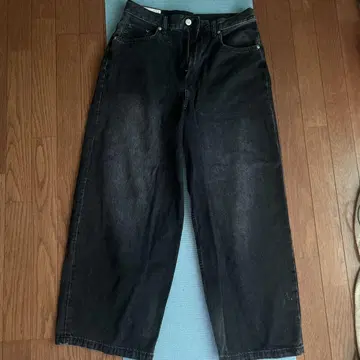 H&M 슈퍼 배기 데님 블랙 W30