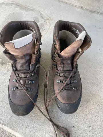 아몬드 등산화 43