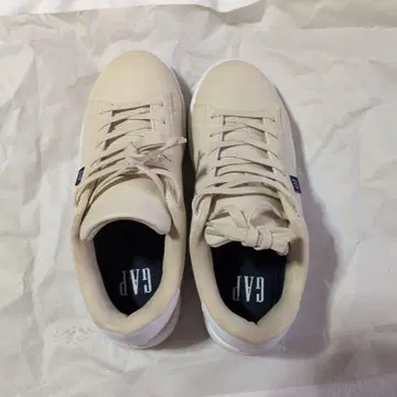 GAP 베이지 스니커즈