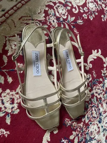JIMMY CHOO 골드 샌들 36