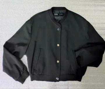 ZARA 블랙 점퍼