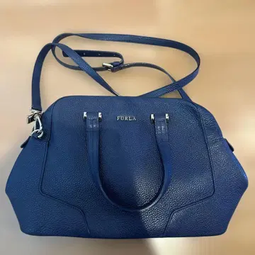 가격 인하! FURLA 네이비 숄더백