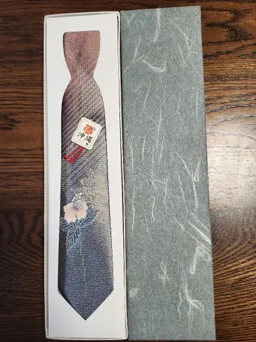 실크 꽃무늬 자수 넥타이