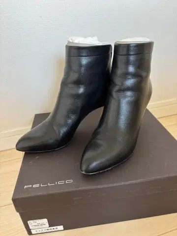 PELLICO 블랙 가죽 부티