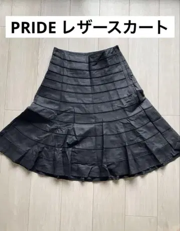 PRIDE 블랙 가죽 플레어 스커트