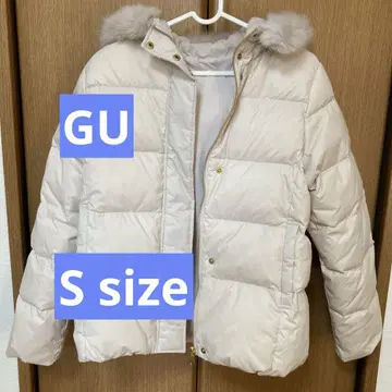 아이보리 후드 부착 다운 자켓 GU S 사이즈